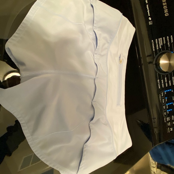 Lululemon speed up shorts 2.5” size 4 - Picture 3 of 7